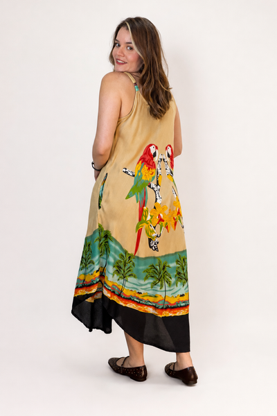 Vestido Fluido em Viscose Natural Evasê com Alças Marrocos Estampados