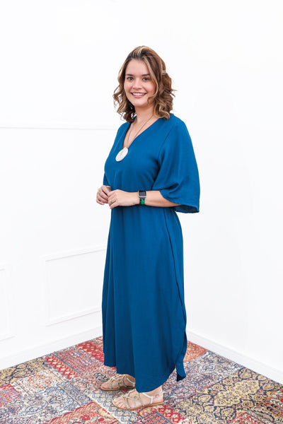 Vestido Luciana – Longuete em Viscomida com Mangas Amplas e Bolsos - Naguirre Shop