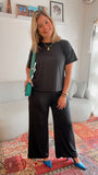 Conjunto Malha Fria Calça Pantalona e Blusa de Gola Redonda Marbela