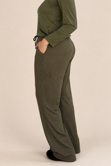 Calça Aspen - Pantalona com Bolsos Faca em Lãzinha Premium