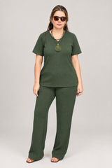 Conjunto Catarina em Malha Texturizada – Blusa Decote V e Calça Pantalona - Estilo Comfy Contemporâneo
