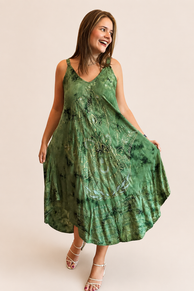 Vestido Fluido em Viscose Natural Evasê com Alças Marrocos Estampados