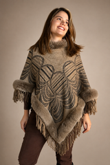 Poncho Andes com Pelúcia e Franjas