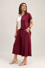 Conjunto Sicília Bicolor em Viscolycra – Blusa Decote V + Calça Pantacourt Ampla