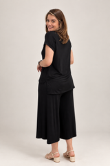 Conjunto Sicília Bicolor em Viscolycra – Blusa Decote V + Calça Pantacourt Ampla