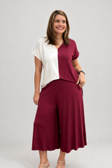 Conjunto Sicília Bicolor em Viscolycra – Blusa Decote V + Calça Pantacourt Ampla