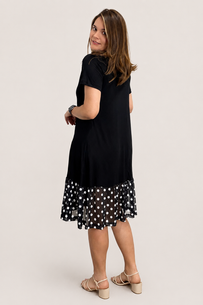 Vestido Mademoiselle Gola V com Babado em Tule Clássico Estilo Parisiense