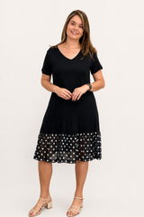 Vestido Mademoiselle Gola V com Babado em Tule Clássico Estilo Parisiense