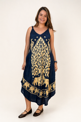 Vestido Fluido em Viscose Natural Evasê com Alças Marrocos Estampados