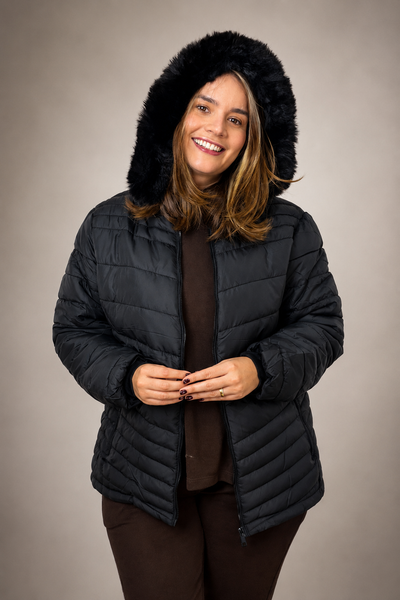Casaco Puffer com Capuz Peluciado