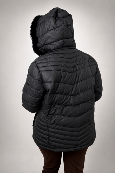 Casaco Puffer com Capuz Peluciado