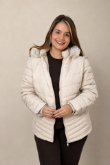 Casaco Puffer com Capuz Peluciado