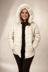 Casaco Puffer com Capuz Peluciado