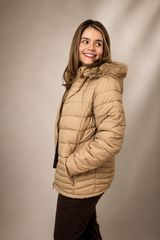 Casaco Puffer com Capuz Peluciado
