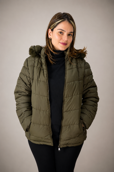 Casaco Puffer com Capuz Peluciado