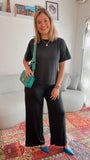 Conjunto Malha Fria Calça Pantalona e Blusa de Gola Redonda Marbela