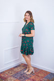 Vestido com Babado Gola V e Manga Curta Verona BF