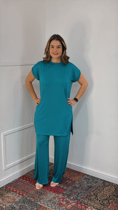 Conjunto Califórnia - Túnica Longa com Fenda Lateral e Calça Pantalona em Malha Confort