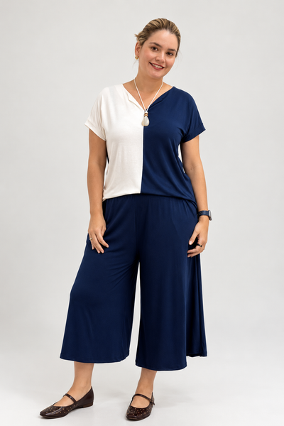Conjunto Sicília Bicolor em Viscolycra - Blusa Decote V + Calça Pantacourt Ampla