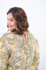 Blusa Bela - Manga Flare com Decote V em Crepe - Naguirre Shop