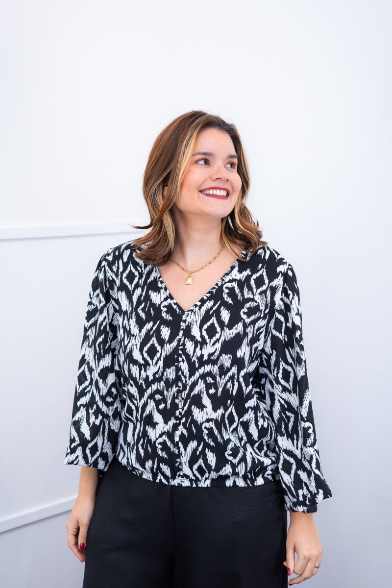 Blusa Bela - Manga Flare com Decote V em Crepe - Naguirre Shop