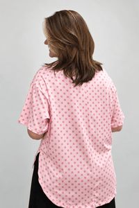Blusa Big Clássica Estilo Urbana Lyon em malha Confort na cor Mini Poá Rosa, foto 2 de 2
