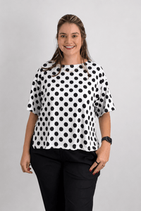 Blusa Big Clássica Estilo Urbana Lyon em malha Confort na cor Poá Branco Médio, foto 1 de 2