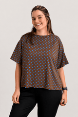 Blusa Big Clássica Estilo Urbana Lyon em malha Confort na cor Mini Poá Azul com Marrom, foto 1 de 2
