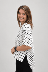 Blusa Big Clássica Estilo Urbana Lyon em malha Confort na cor Mini Poá Branco, foto 2 de 2