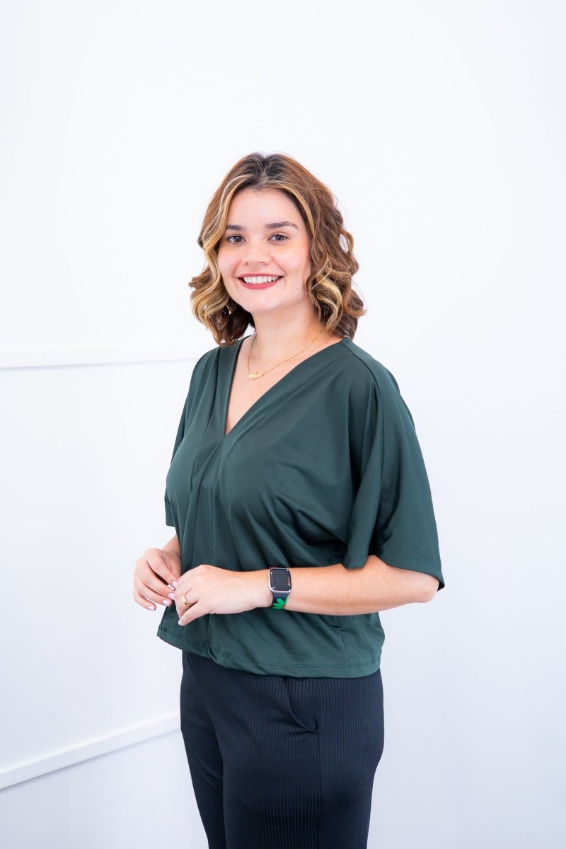 Blusa Cristina - Com Manga Morcego Gola V em Malha Confort - Naguirre Shop