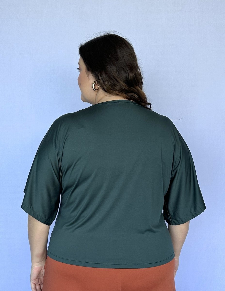 Blusa Cristina - Com Manga Morcego Gola V em Malha Confort - Naguirre Shop