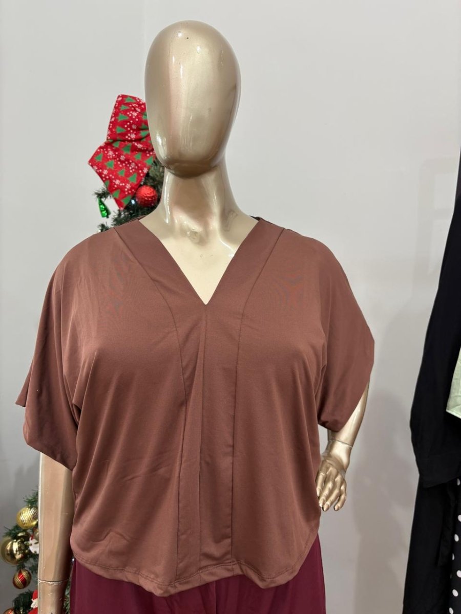 Blusa Cristina - Com Manga Morcego Gola V em Malha Confort - Naguirre Shop