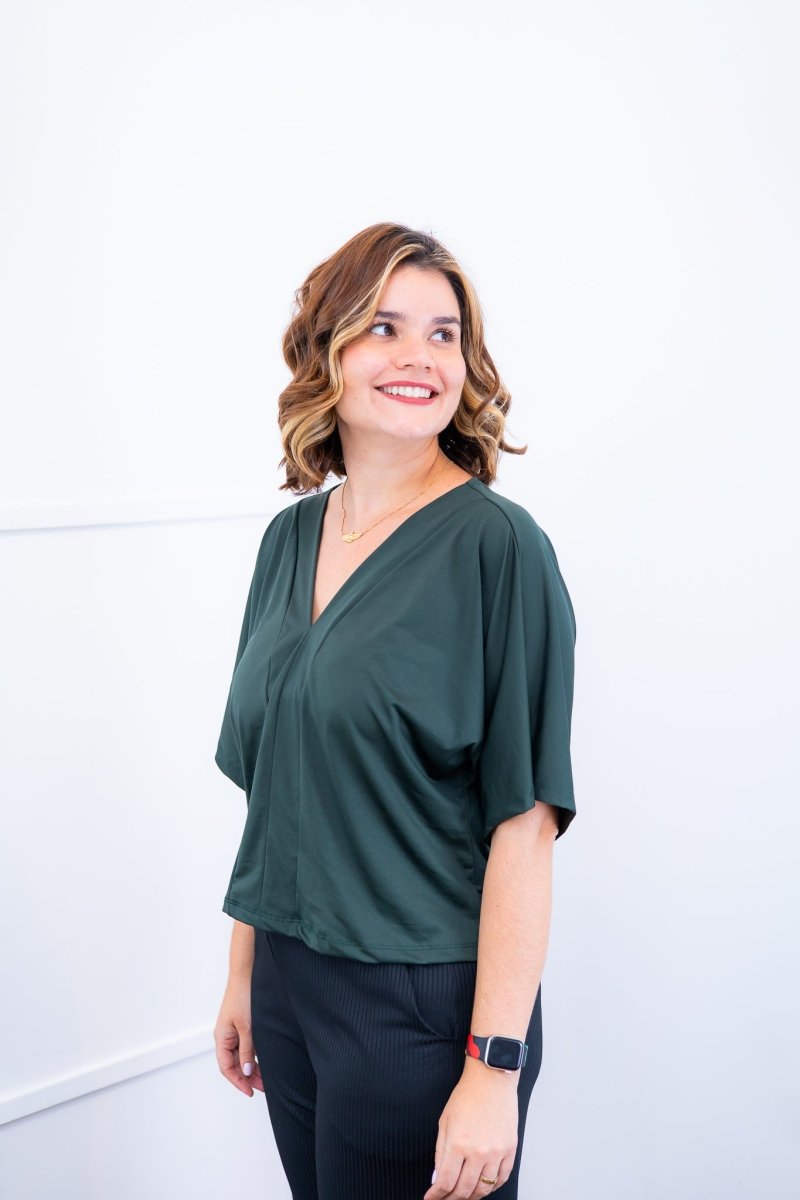 Blusa Cristina - Com Manga Morcego Gola V em Malha Confort - Naguirre Shop