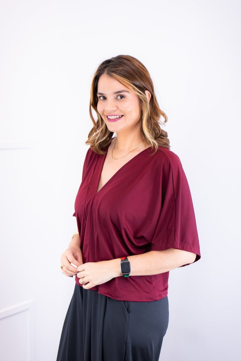 Blusa Cristina - Com Manga Morcego Gola V em Malha Confort - Naguirre Shop