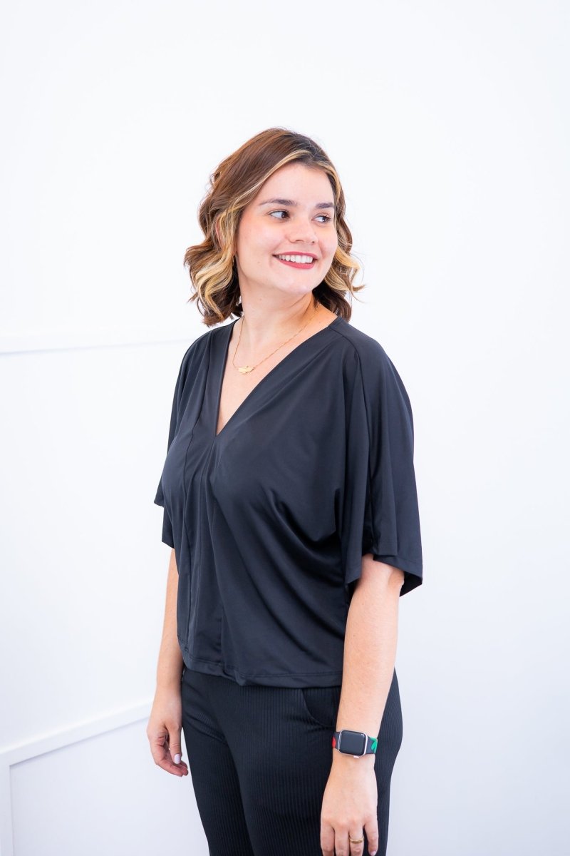 Blusa Cristina - Com Manga Morcego Gola V em Malha Confort - Naguirre Shop