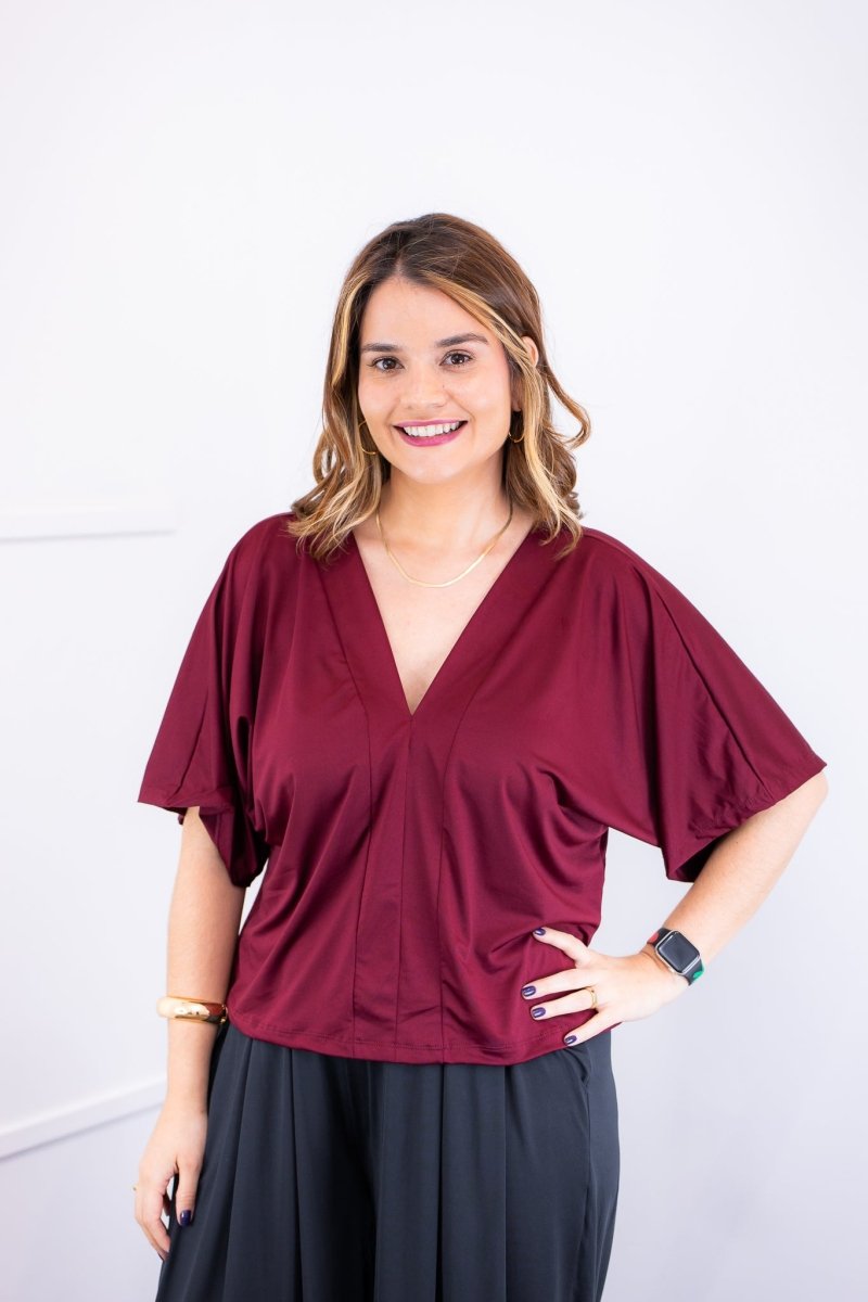 Blusa Cristina - Com Manga Morcego Gola V em Malha Confort - Naguirre Shop