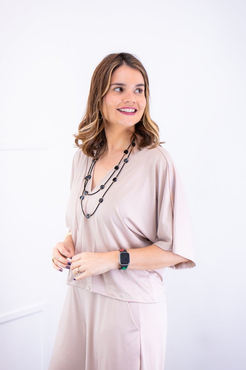 Blusa Cristina - Com Manga Morcego Gola V em Malha Confort - Naguirre Shop