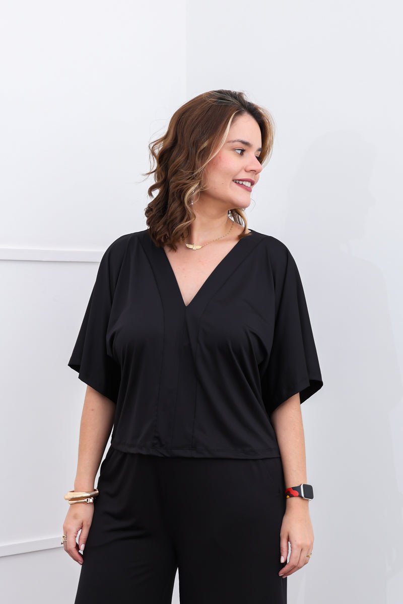 Blusa Cristina - Com Manga Morcego Gola V em Malha Confort - Naguirre Shop