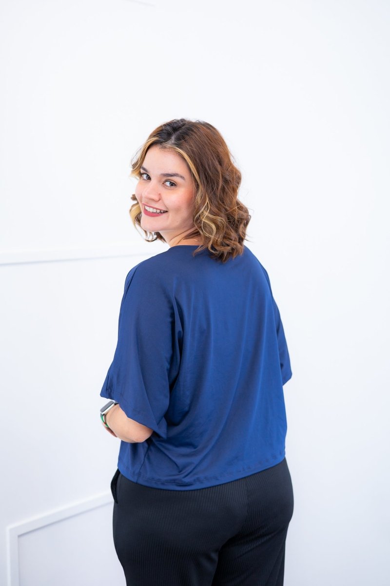 Blusa Cristina - Com Manga Morcego Gola V em Malha Confort - Naguirre Shop