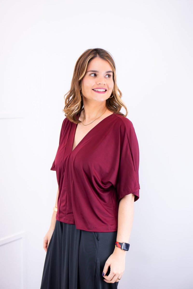 Blusa Cristina - Com Manga Morcego Gola V em Malha Confort - Naguirre Shop