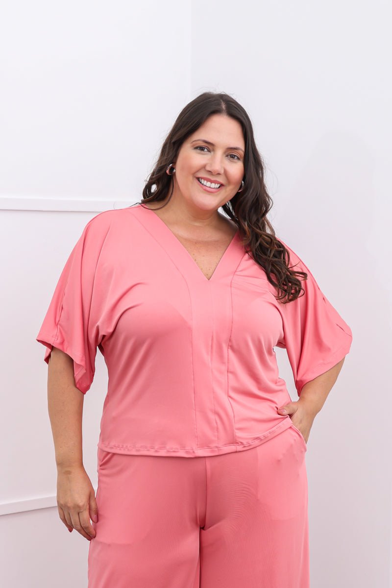 Blusa Cristina - Com Manga Morcego Gola V em Malha Confort - Naguirre Shop