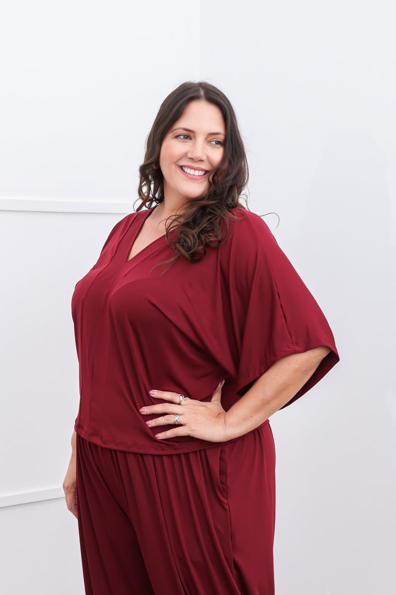 Blusa Cristina - Com Manga Morcego Gola V em Malha Confort - Naguirre Shop