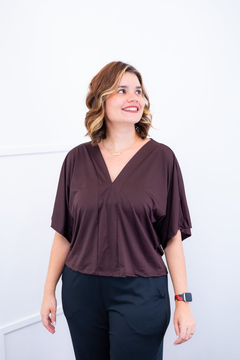 Blusa Cristina - Com Manga Morcego Gola V em Malha Confort - Naguirre Shop