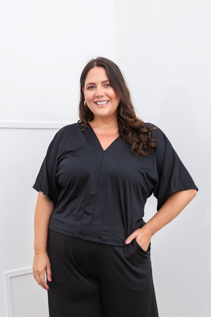 Blusa Cristina - Com Manga Morcego Gola V em Malha Confort - Naguirre Shop