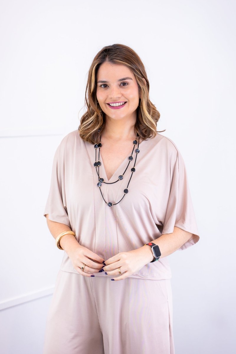 Blusa Cristina - Com Manga Morcego Gola V em Malha Confort - Naguirre Shop