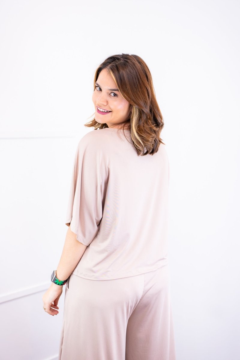 Blusa Cristina - Com Manga Morcego Gola V em Malha Confort - Naguirre Shop