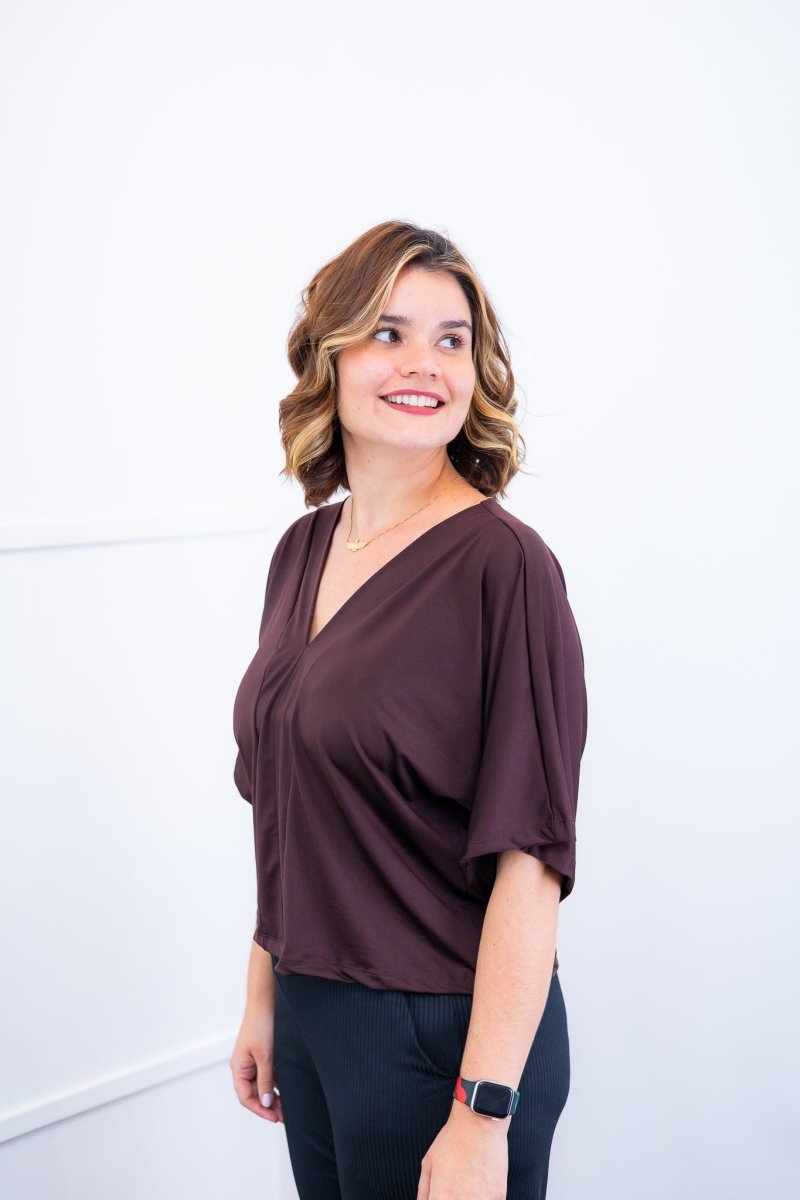 Blusa Cristina - Com Manga Morcego Gola V em Malha Confort - Naguirre Shop