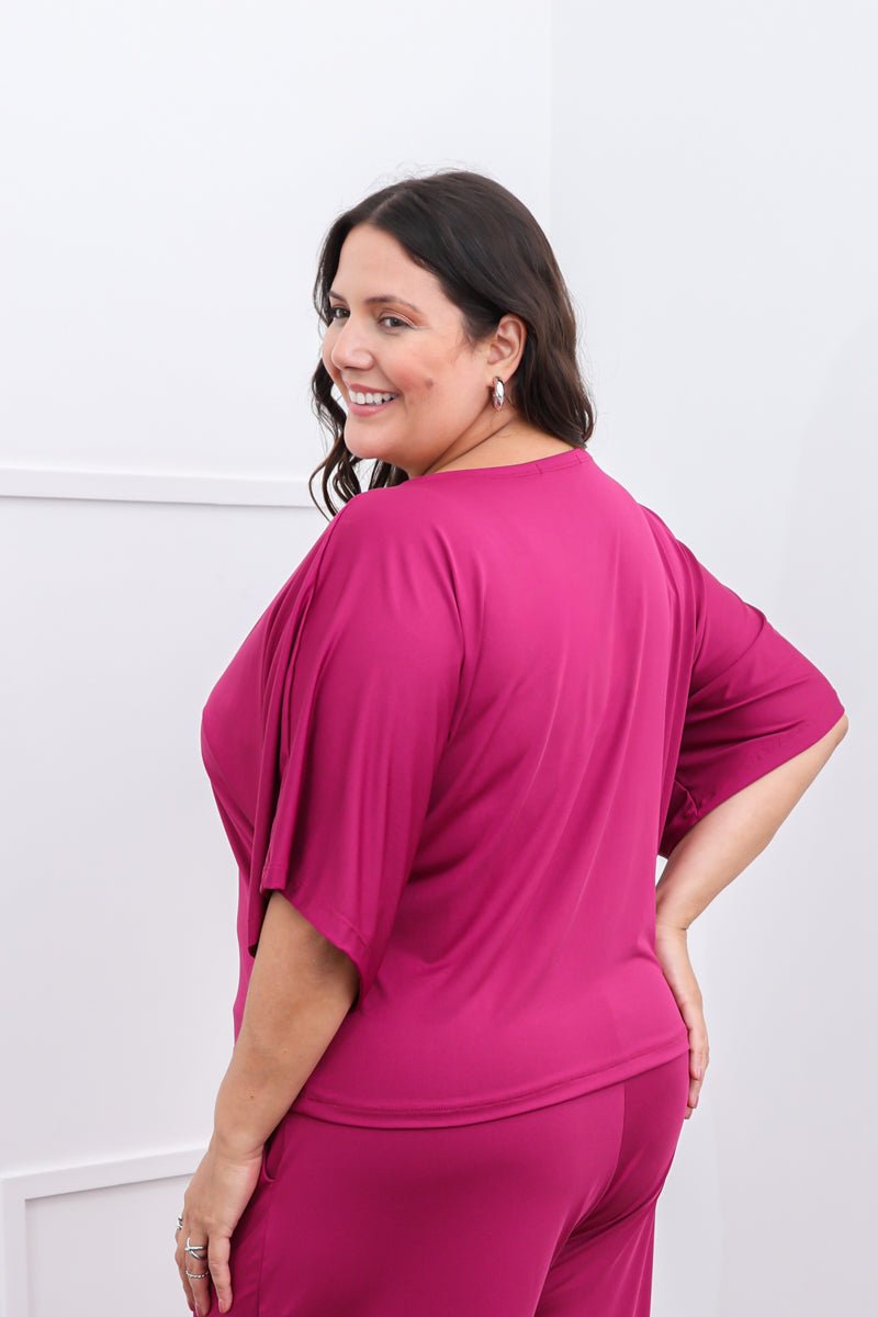 Blusa Cristina - Com Manga Morcego Gola V em Malha Confort - Naguirre Shop