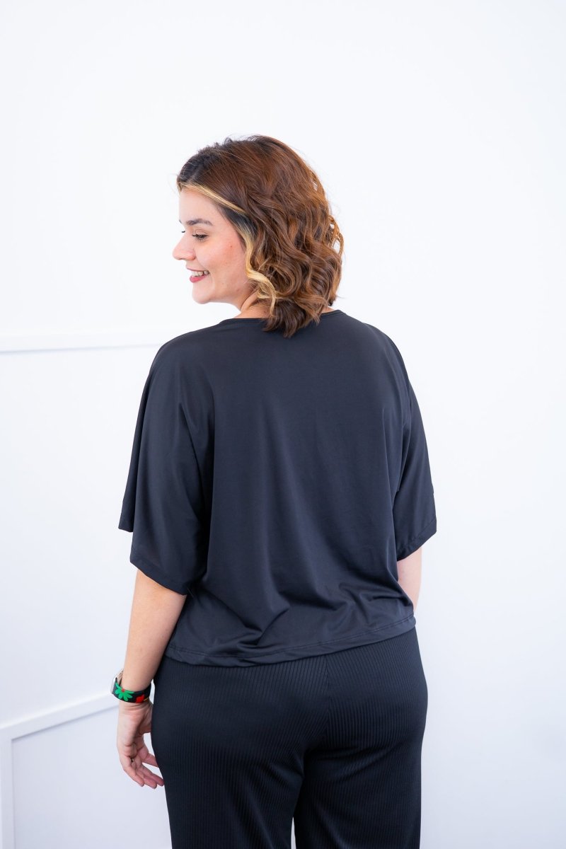 Blusa Cristina - Com Manga Morcego Gola V em Malha Confort - Naguirre Shop