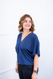 Blusa Cristina - Com Manga Morcego Gola V em Malha Confort - Naguirre Shop